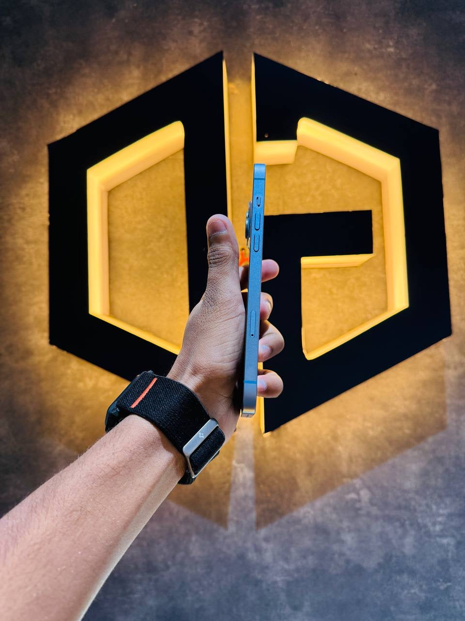 Apple iPhone 14 Plus 256GB - BLUE - Code (00776) - The Digital Hub