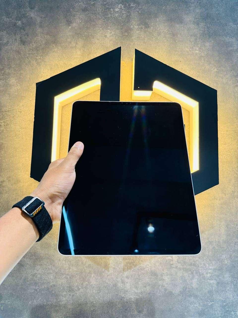 Apple iPad Pro 12.9 Inch 4TH Gen 128GB - SILVER - Code (LPV04) - The Digital Hub