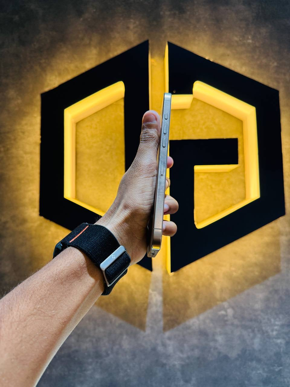 Apple IPhone 16 Pro Max 256GB - DESERT TITANIUM - Code (21238)