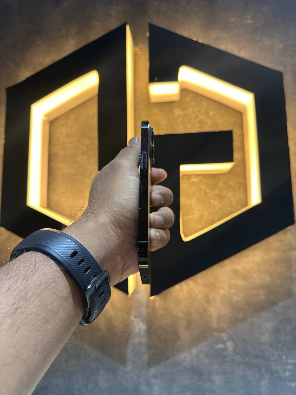 Apple iPhone 14 Pro Max 256GB - BLACK - Code (22826) - The Digital Hub