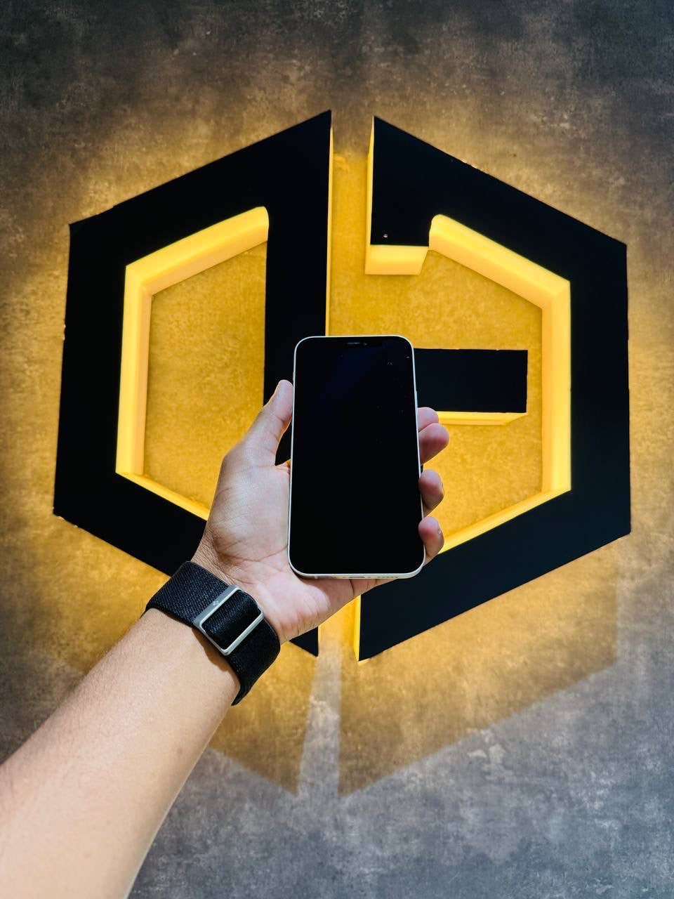 Apple iPhone 12 64GB - WHITE - Code (39276) - The Digital Hub