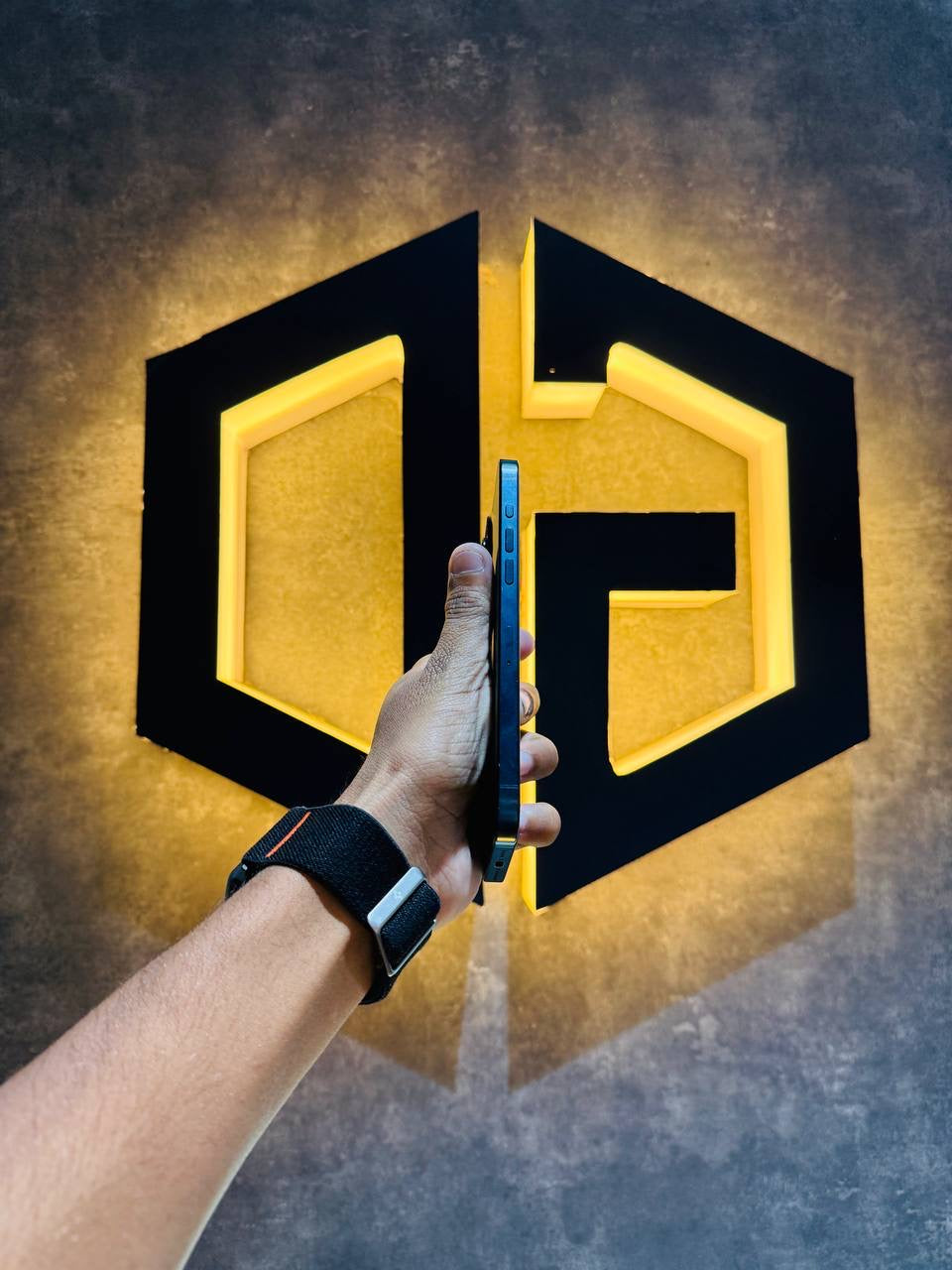 Apple iPhone 15 Pro Max 256GB - BLUE - Code (19699) - The Digital Hub