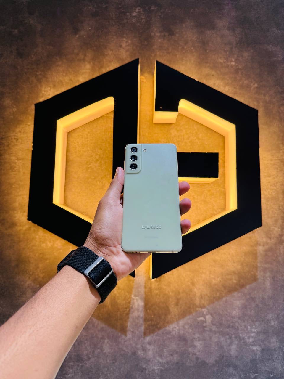 Samsung S21 FE 8+256GB - GREEN - Code (30473) - The Digital Hub