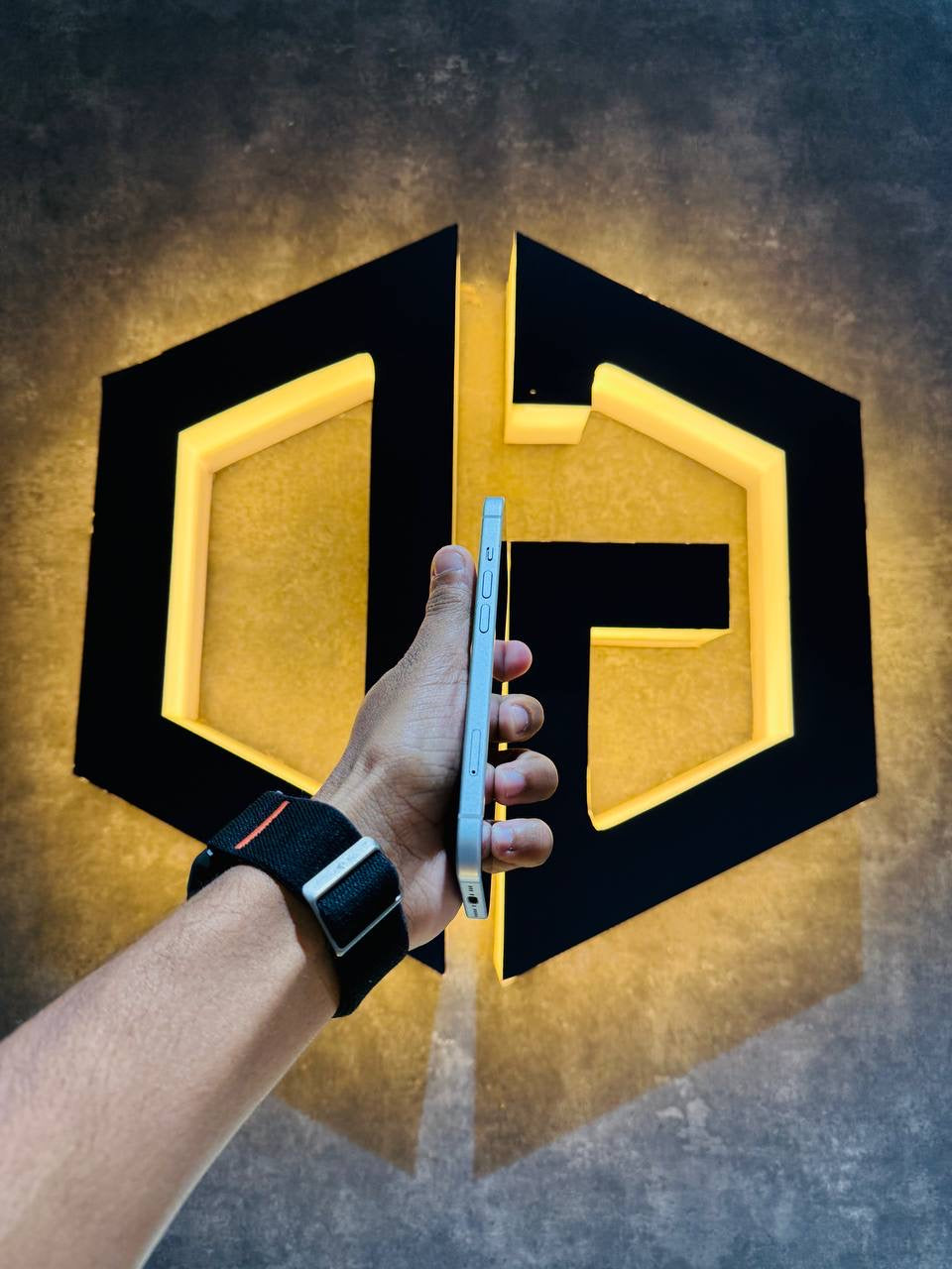 Apple iPhone 15 128GB - BLUE - Code (33894) - The Digital Hub