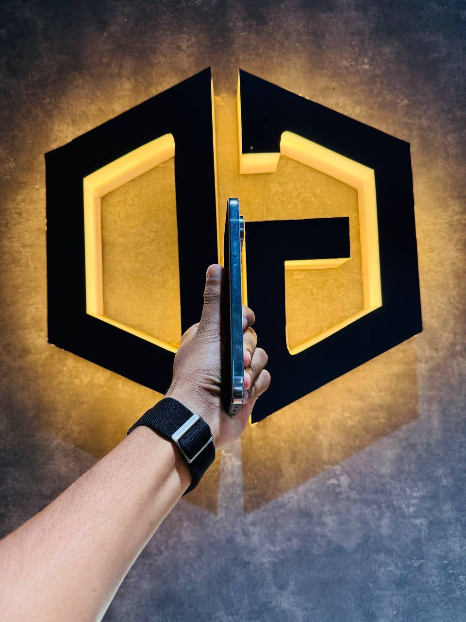 Google Pixel 10 Pro XL 256GB - MOONSTONE - Code (15201) - The Digital Hub