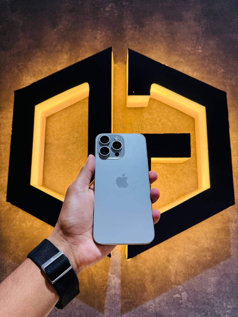 Apple iPhone 15 Pro Max 512GB - NATURAL TITANIUM - Code (48111)