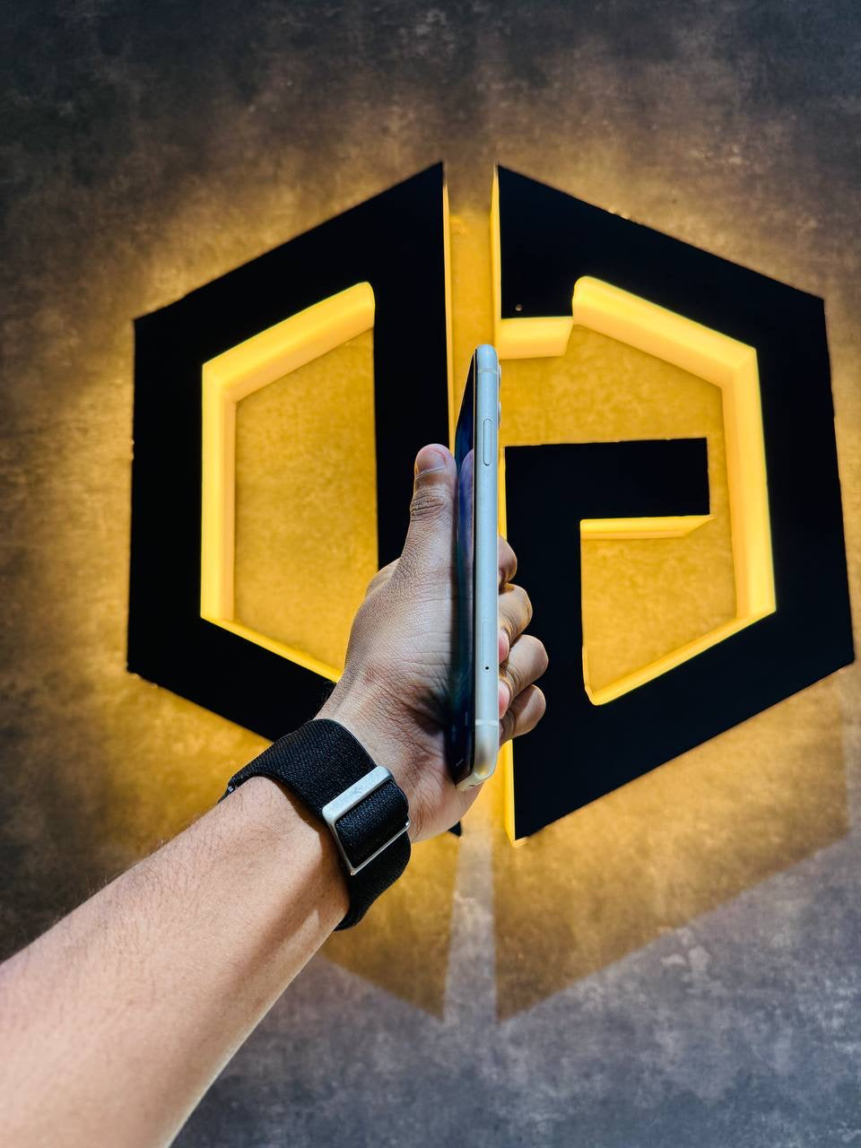 Apple iPhone 11 64GB - WHITE - Code (15577)