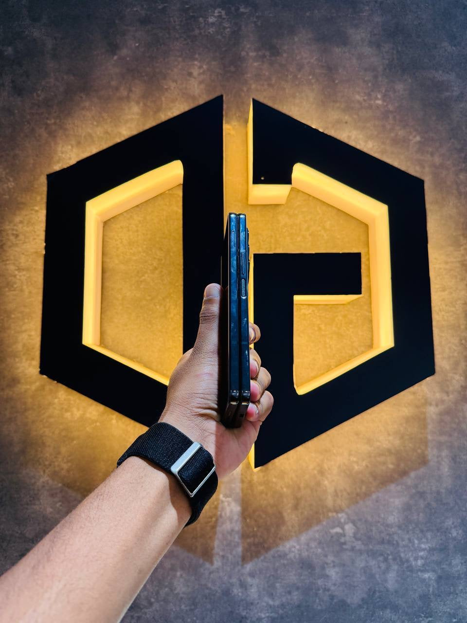 Samsung Z Fold 4 12+512GB - BLACK - Code (44342) - The Digital Hub