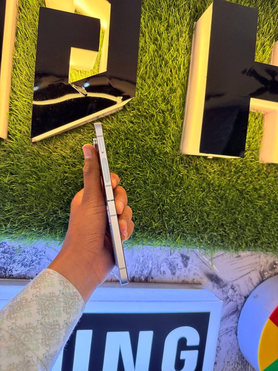 Samsung Z Flip 6 8+512GB - BLUE - Code (34618) - The Digital Hub