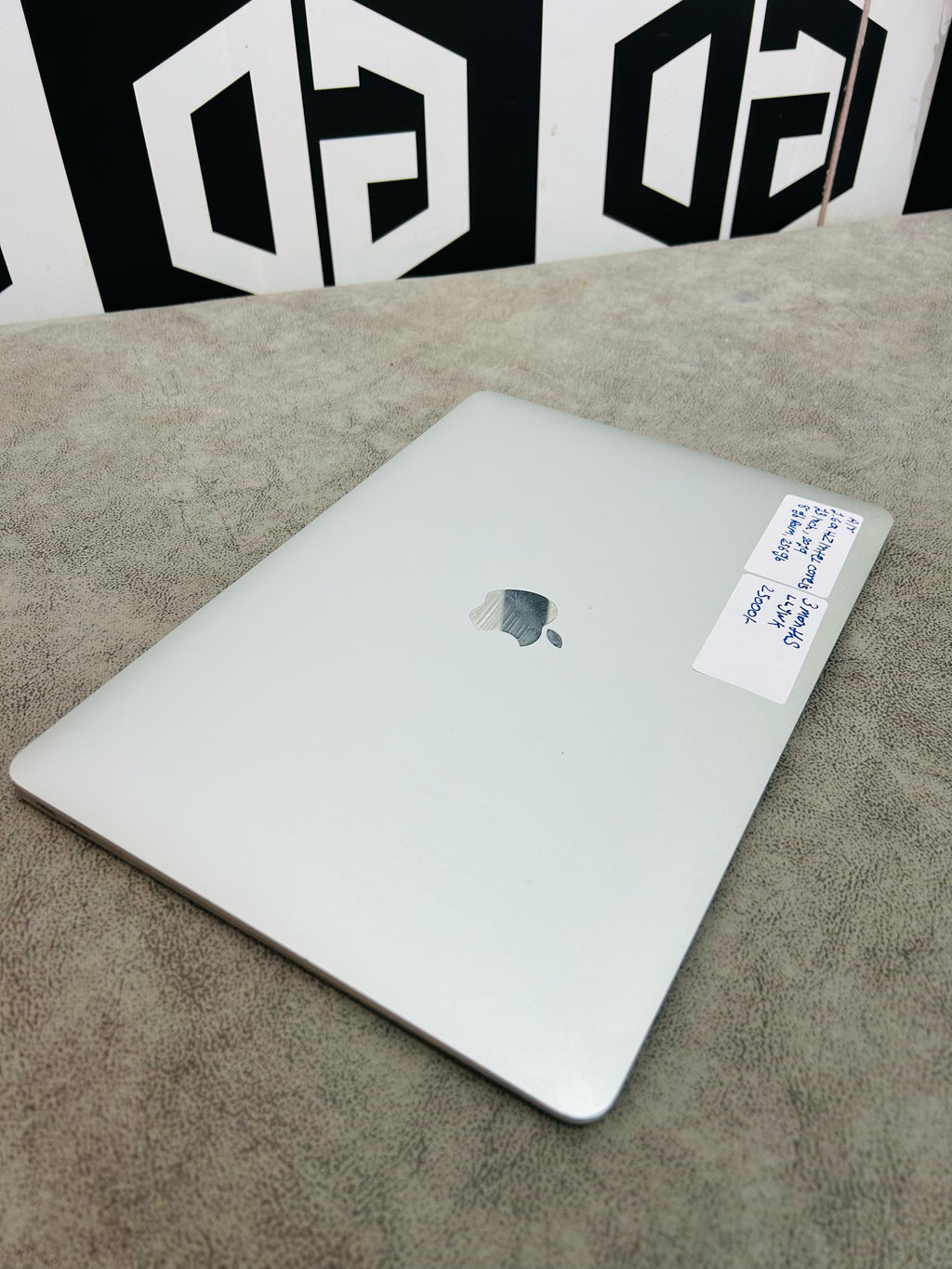 Apple Macbook Air 8+256Gb - Silver - Item Code (Llywk)