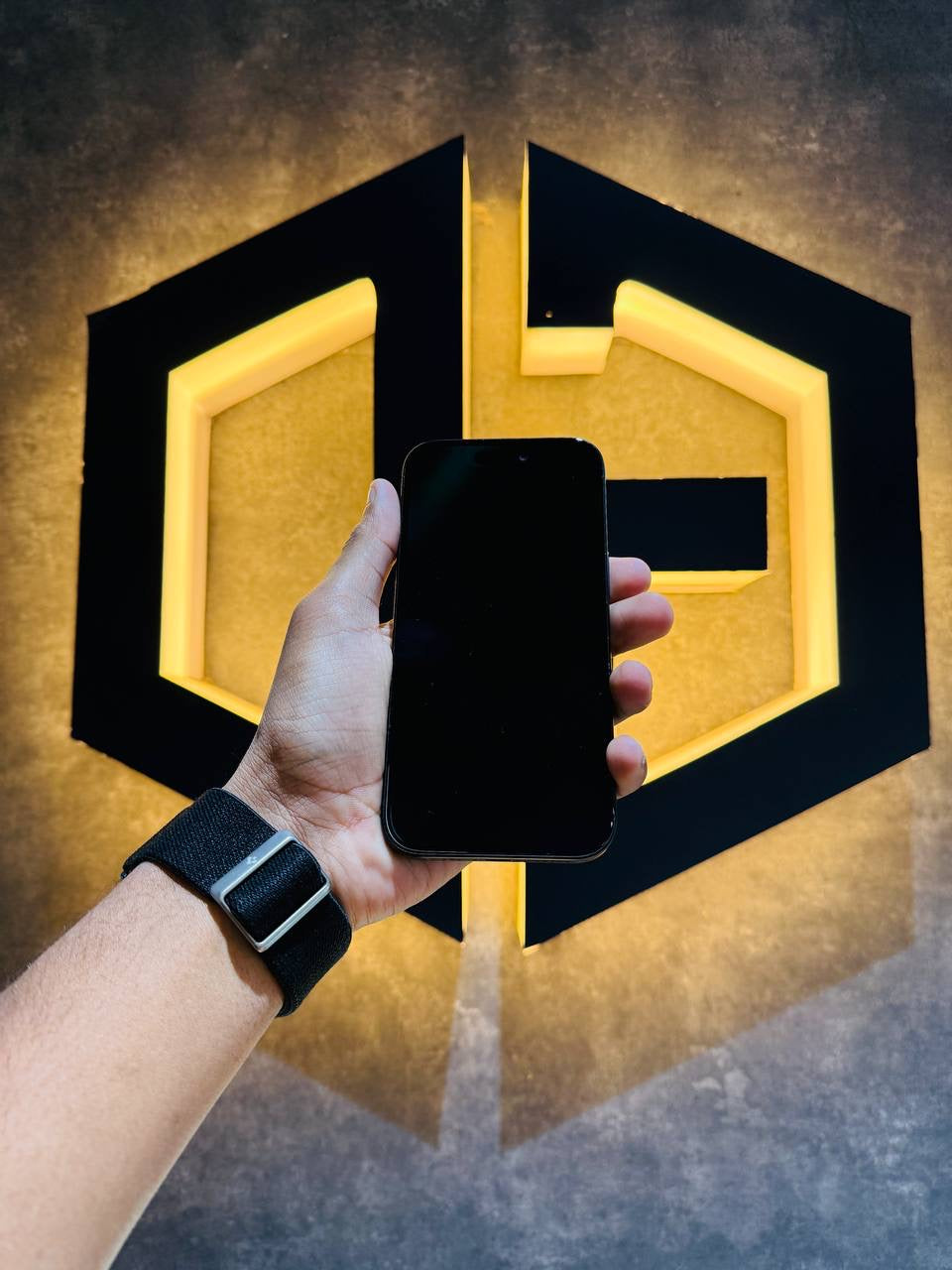 Apple iPhone 15 128GB - BLACK - Code (71782) - The Digital Hub