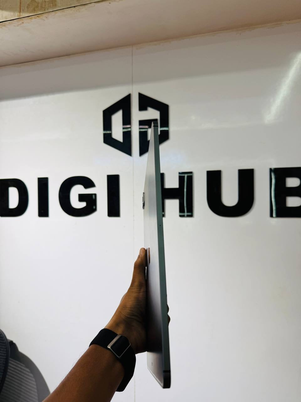 Apple iPad Pro 12.9 Inch 5TH Gen 128GB - BLACK - Code (13858) - The Digital Hub