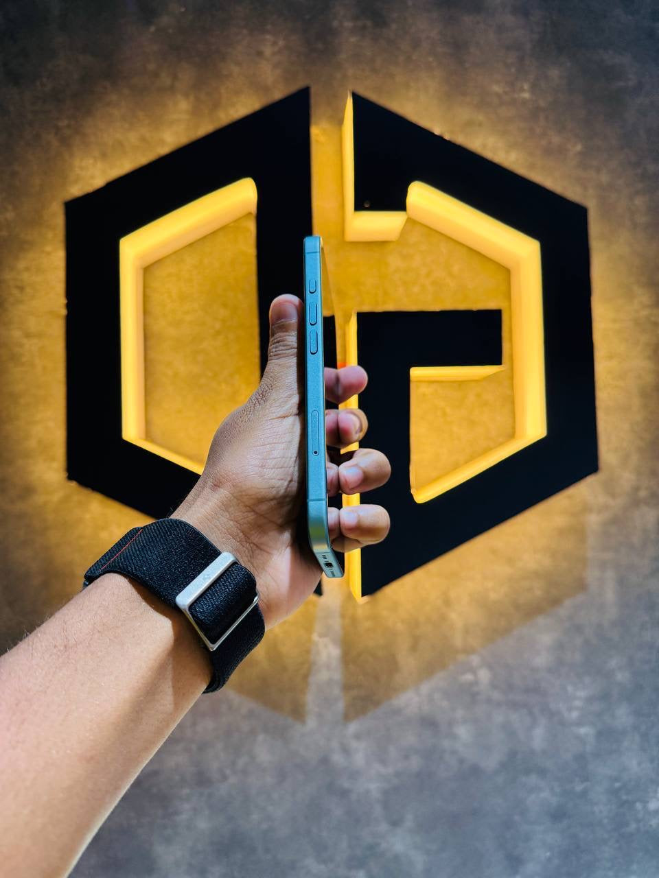 Apple iPhone 16 256GB - TEAL - Code (52061) - The Digital Hub