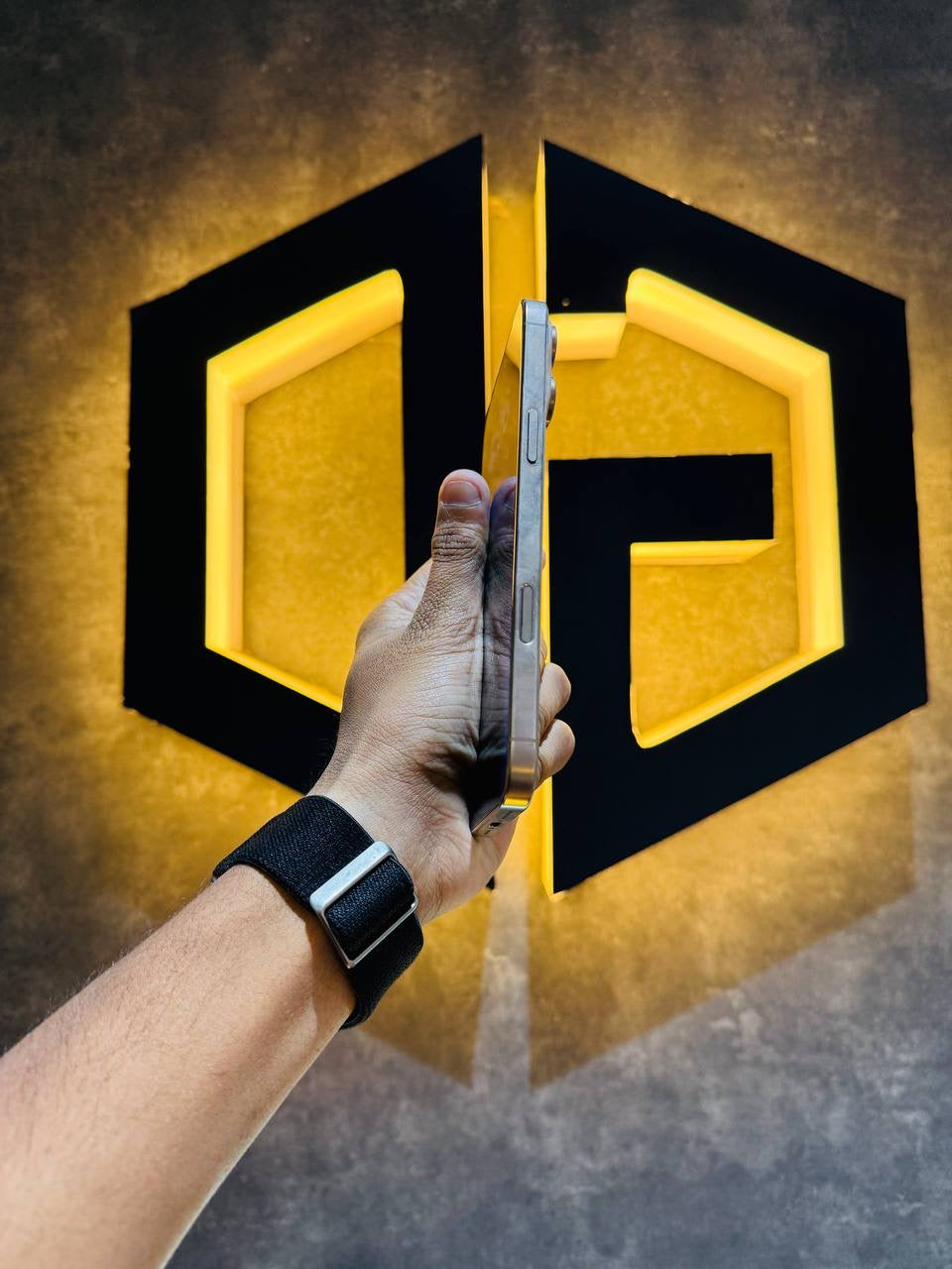 Apple IPhone 16 Pro Max 256GB - DESERT TITANIUM - Code (21238)