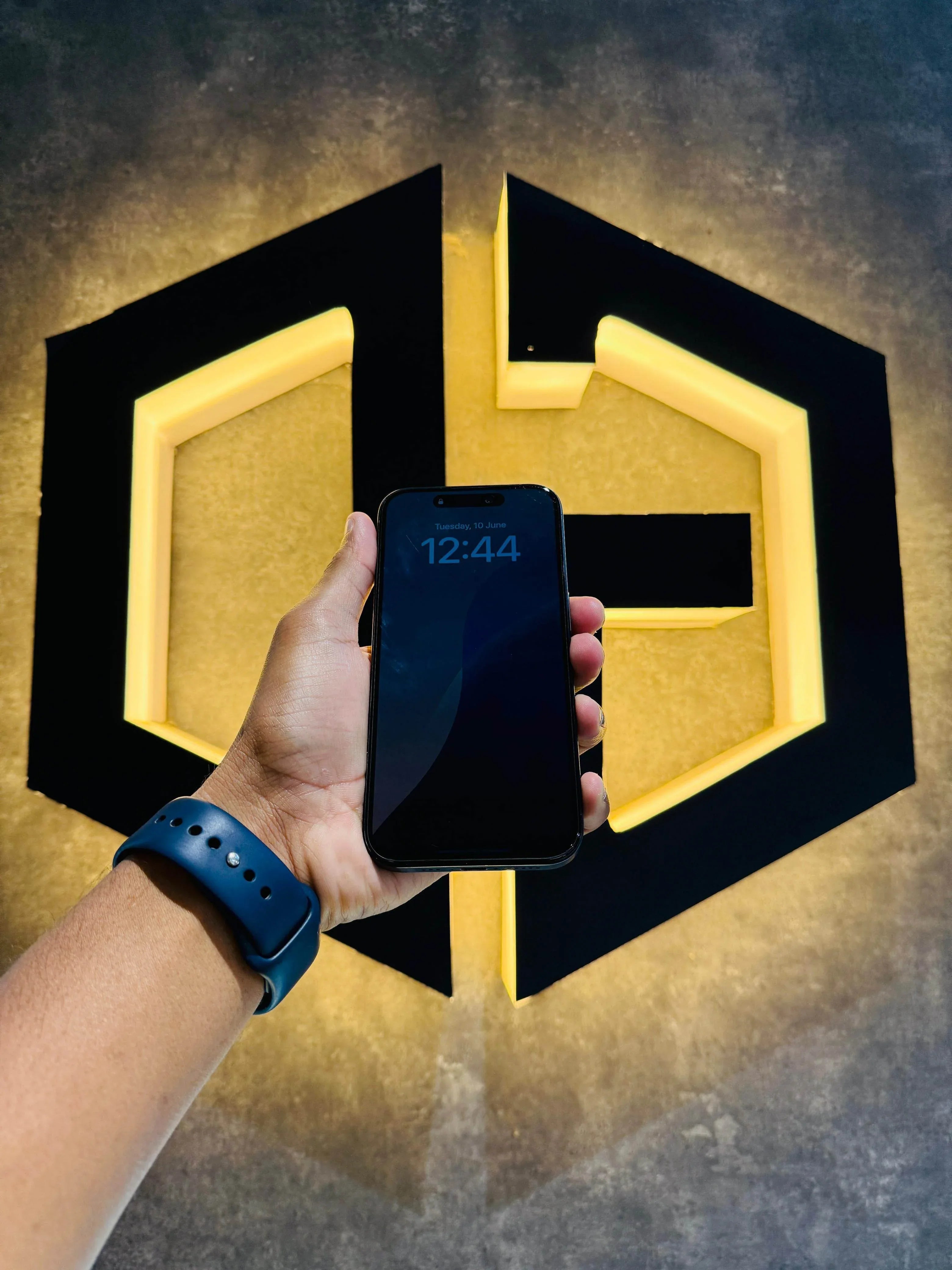 Apple iPhone 15 Pro 256GB - BLUE - Code (81130) - The Digital Hub