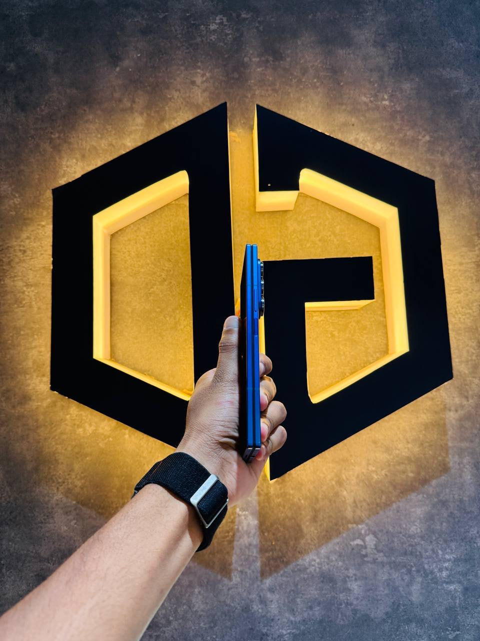 Samsung Z Fold 7 12+512GB - BLUE SHADOW - Code (39903) - The Digital Hub