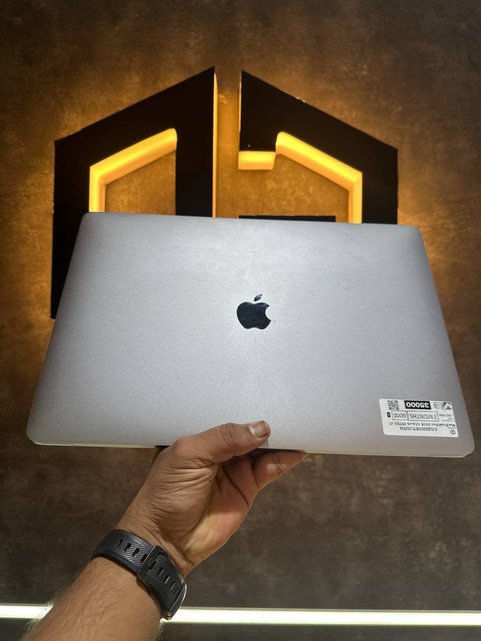 Apple MacBook Pro 2018 15 Inch I7 16+256GB - SILVER - Code (YJG5H) - The Digital Hub