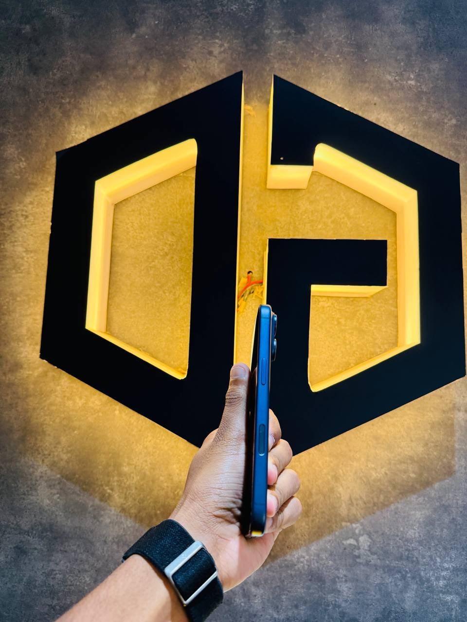 Apple iPhone 17 Pro 256GB - BLUE - Code (28220)