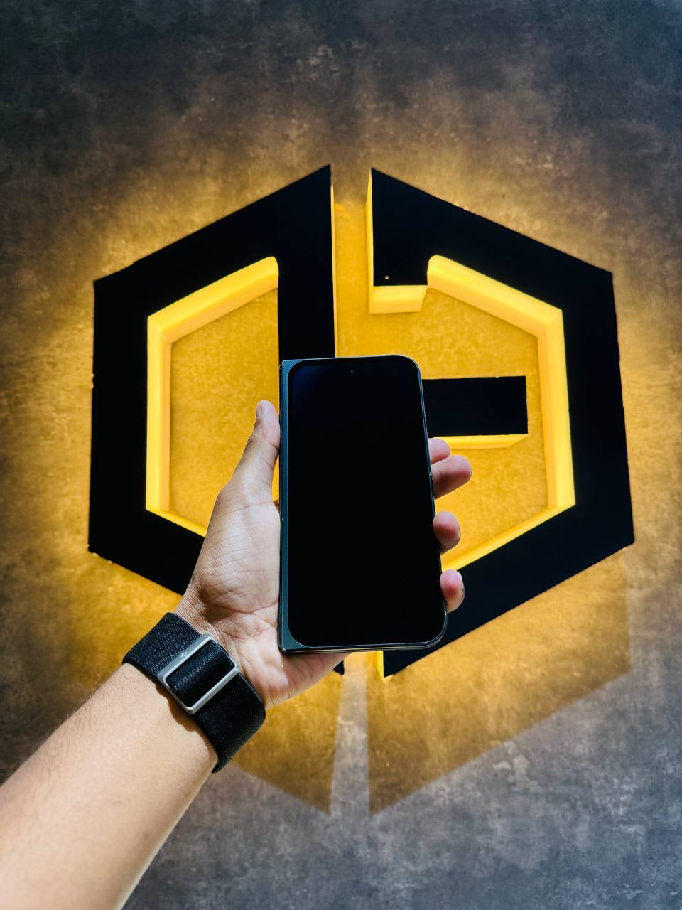 Google Pixel 9 Pro Fold 256GB - BLACK - Code (18426) - The Digital Hub