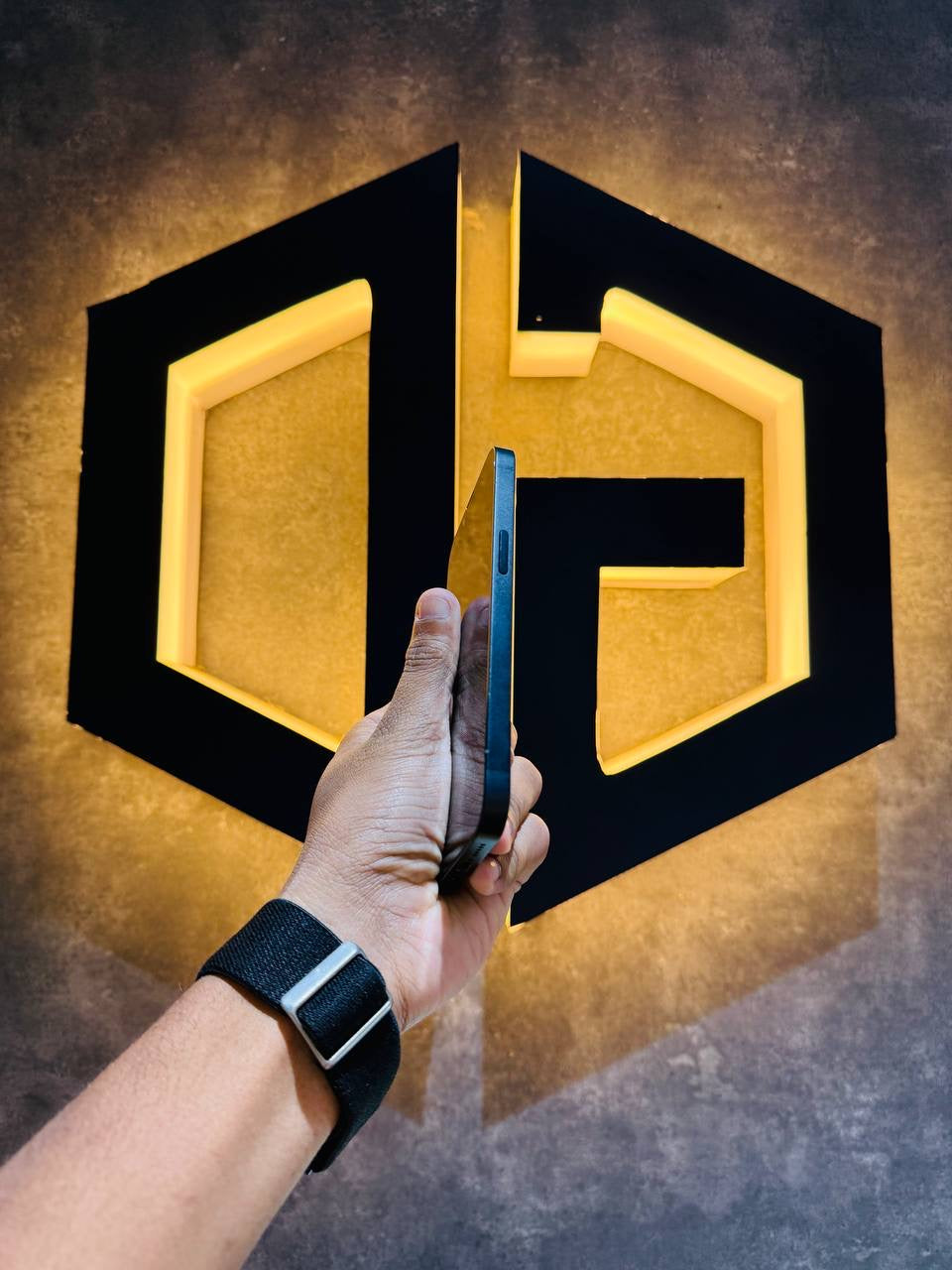 Apple iPhone 16E 128GB - BLACK - Code (14403) - The Digital Hub