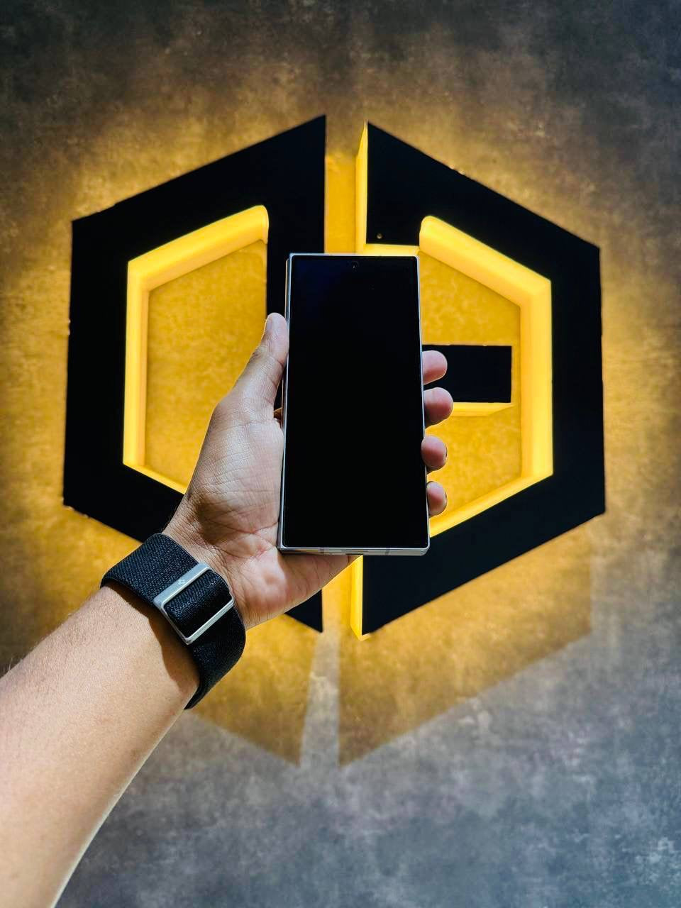 Samsung Z Fold 6 12+256GB - SILVER - Code (03756) - The Digital Hub