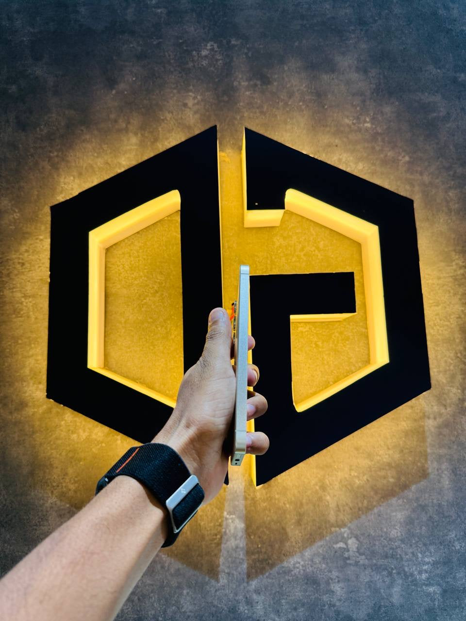 Samsung S24 8+256GB - YELLOW - Code (40685) - The Digital Hub