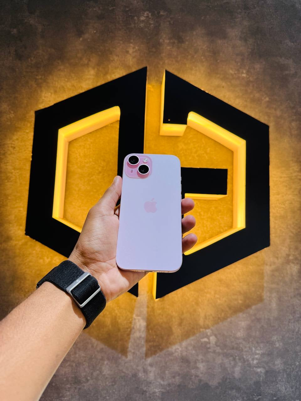 Apple iPhone 15 128GB - PINK - Code (69221) - The Digital Hub