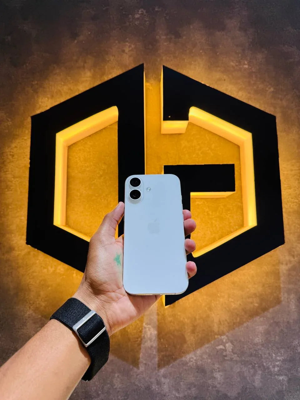 Apple iPhone 17 512GB - WHITE - Code (12105) - The Digital Hub