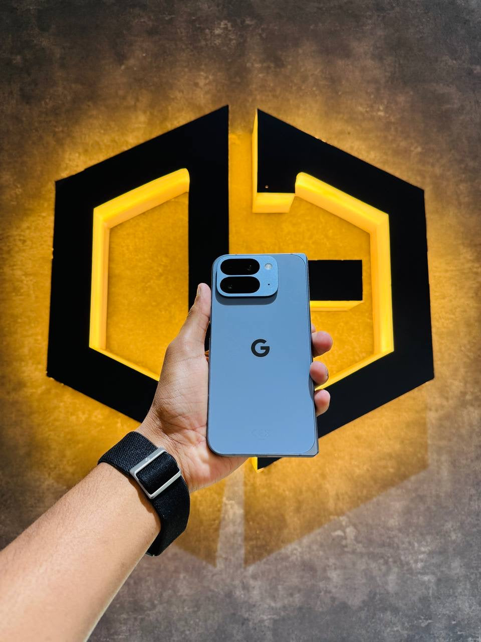 Google Pixel 10 Pro Fold 256GB - MOONSTONE - Code (51462) - The Digital Hub