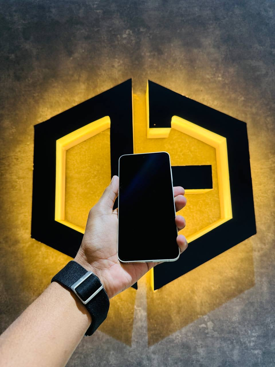 Samsung S24 8+256GB - YELLOW - Code (40685) - The Digital Hub