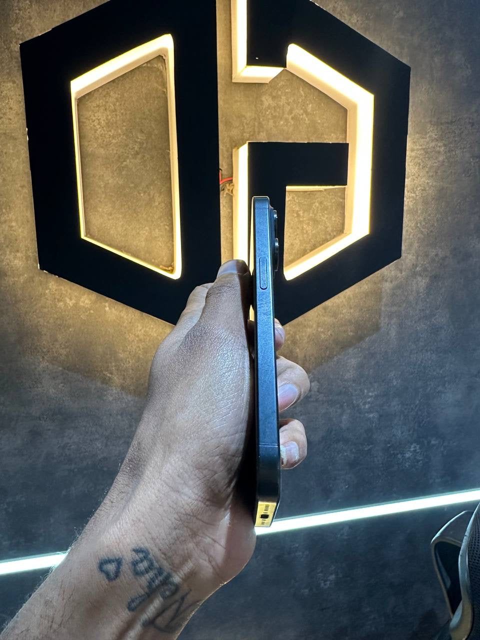 Apple iPhone 15 Pro 128GB - BLACK - Code (24114)