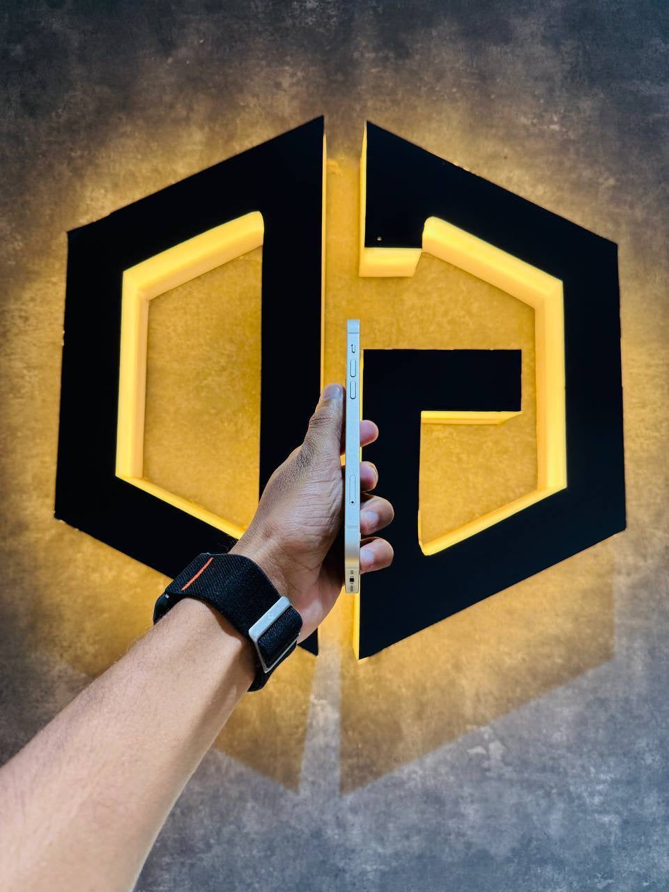 Apple iPhone 12 64GB - WHITE - Code (39276) - The Digital Hub