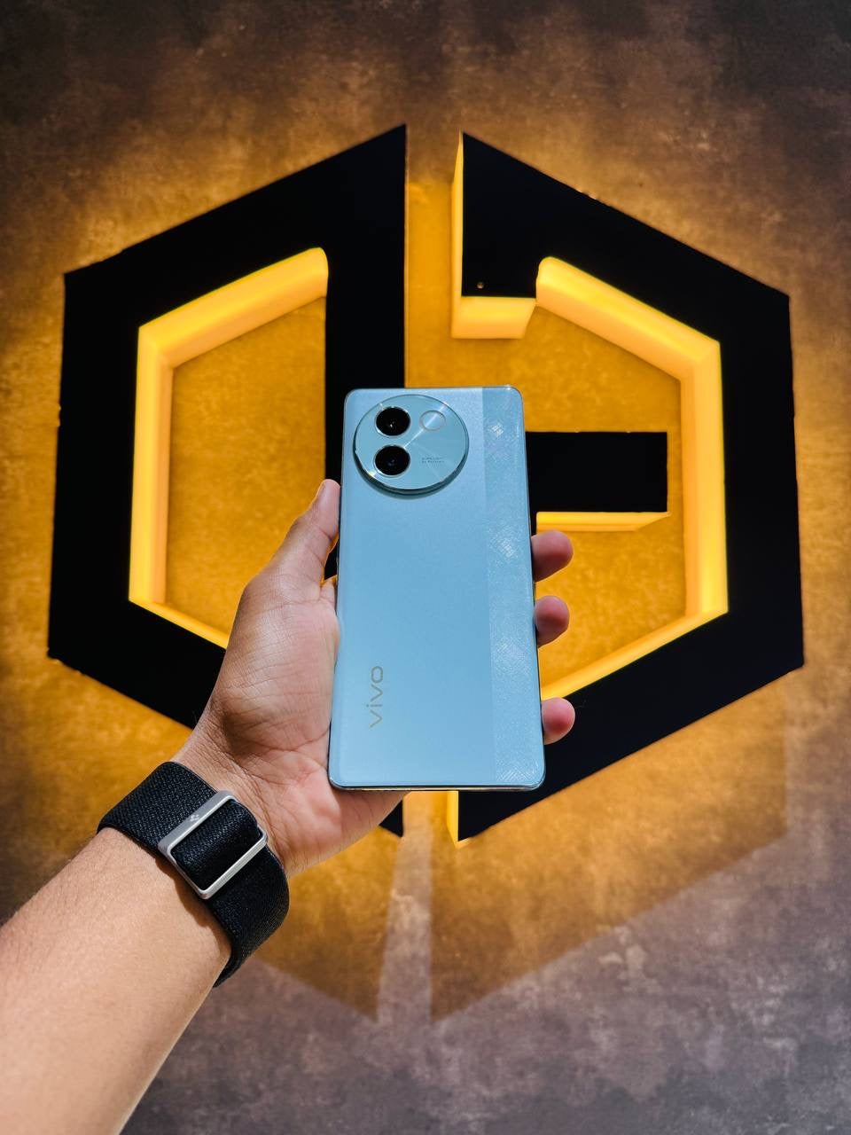 Vivo V30E 8+256GB - BLUE - Code (46250) - The Digital Hub