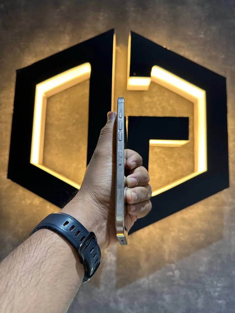 Apple iPhone 16 Pro Max 256GB - DESERT TITANIUM - Code (22257) - The Digital Hub