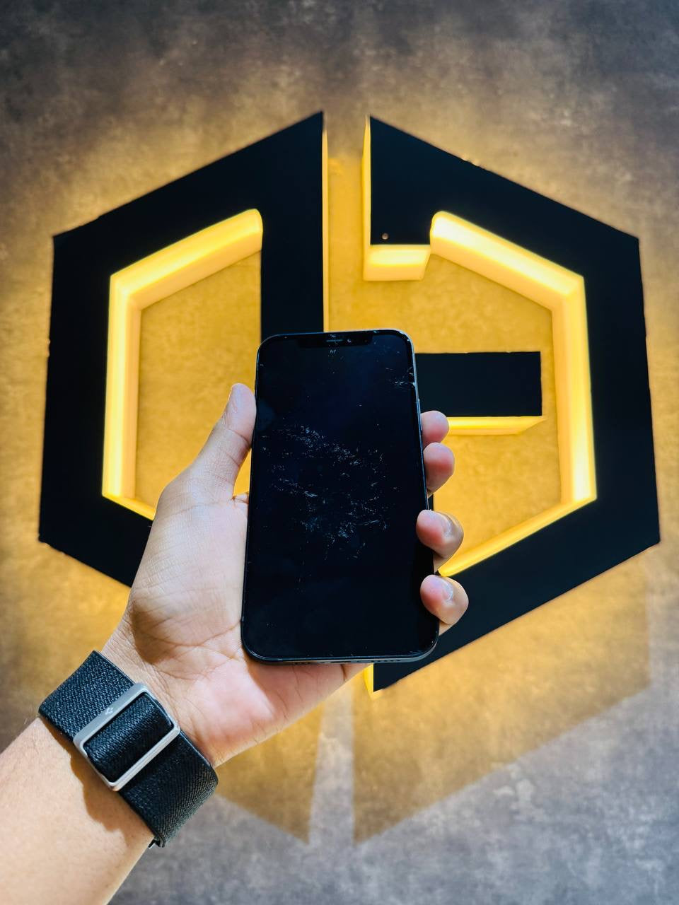 Apple iPhone 12 64GB - BLACK - Code (78256) - The Digital Hub