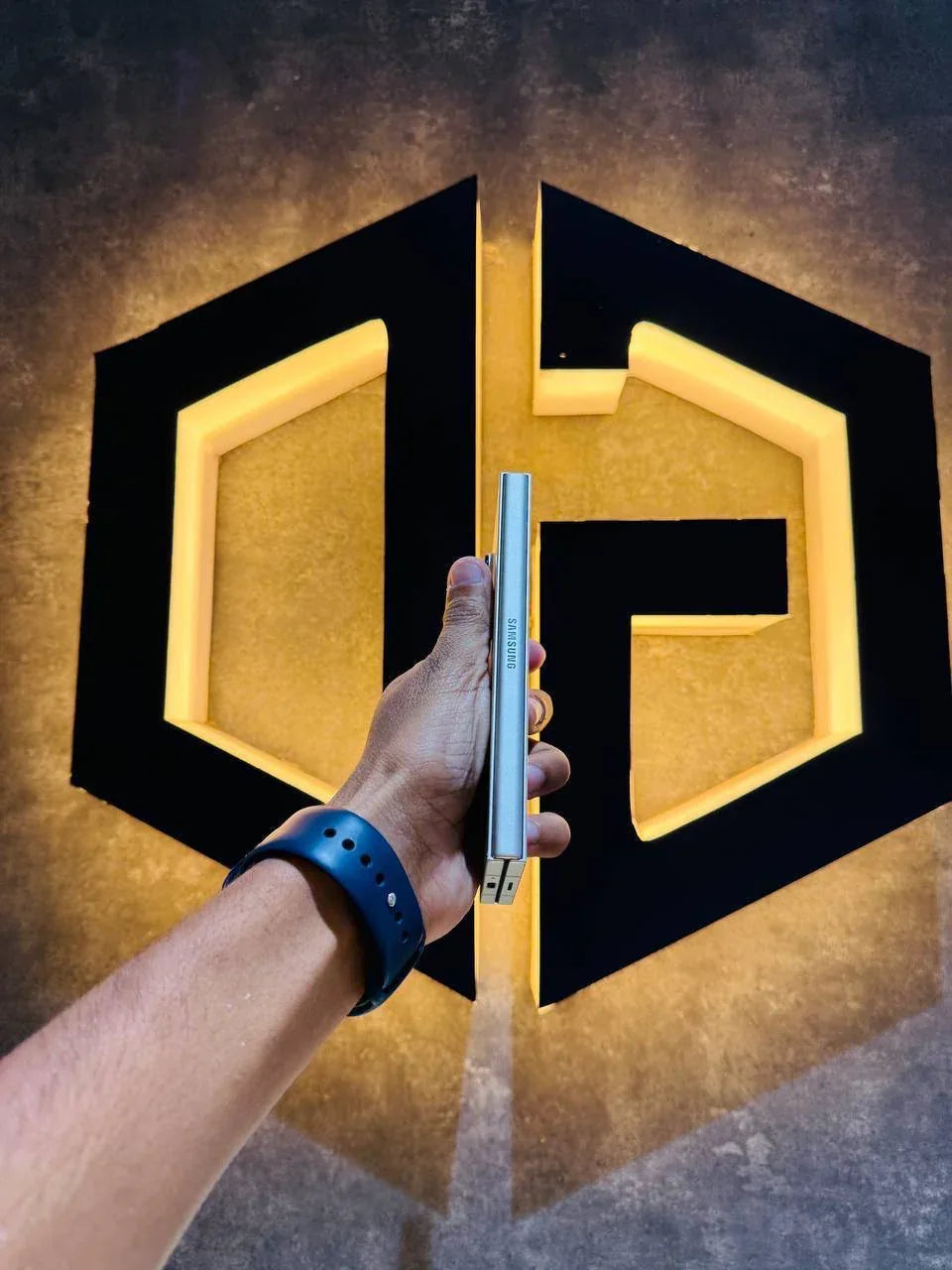 Samsung Z Fold 6 12+256GB - WHITE - Code (34185) - The Digital Hub