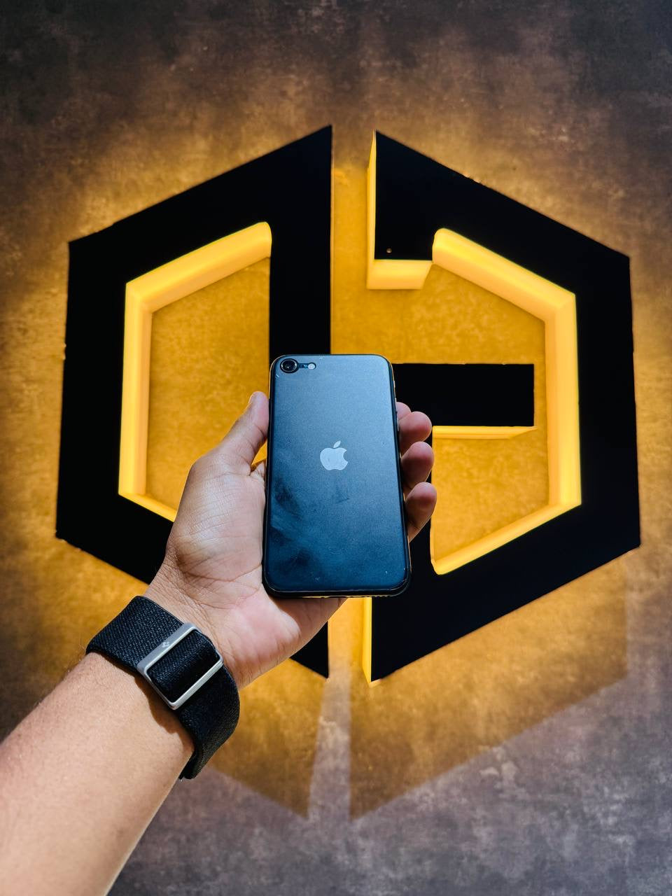 Apple iPhone SE 3RD Gen 64GB - BLACK - Code (96071) - The Digital Hub