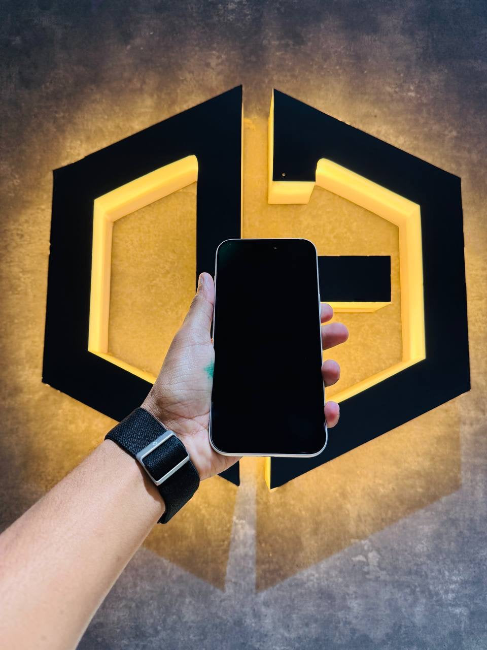 Apple iPhone 17 Pro Max 256GB - WHITE - Code (03377) - The Digital Hub