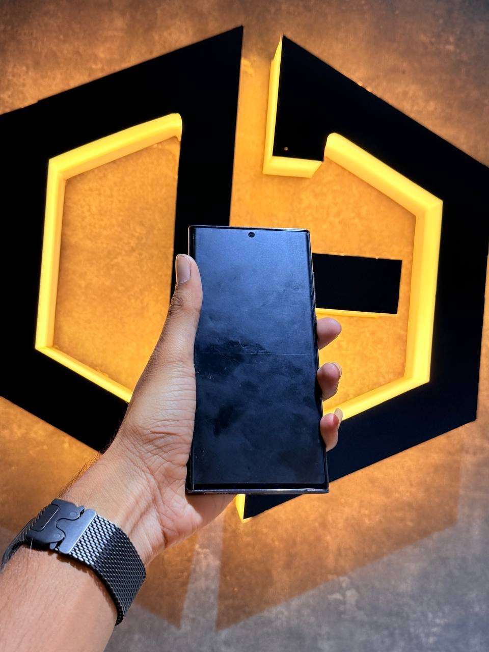 Samsung S22 Ultra 8+128GB - BLACK - Code (73992) - The Digital Hub